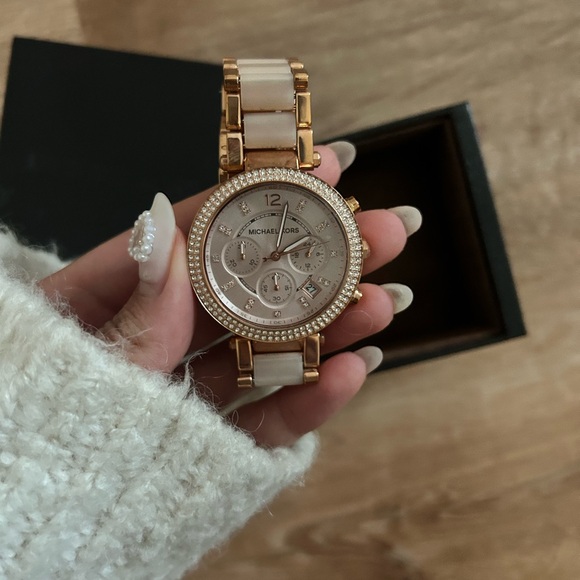 Michael Kors MK Rose Gold Watch - Picture 7 of 10